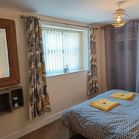 Parkside Apartment *